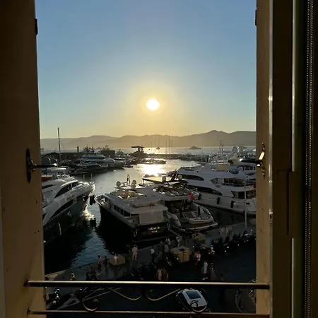 شقة Port